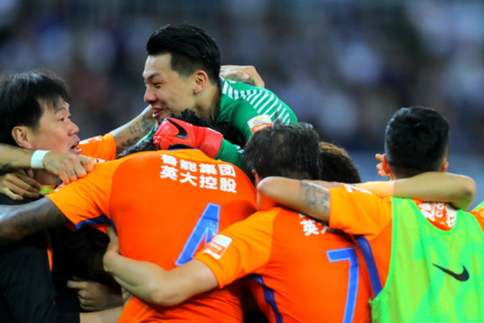 山东鲁能主场胜出,力克天津泰达夺冠 山东鲁能主场胜出,力克天津泰达夺冠