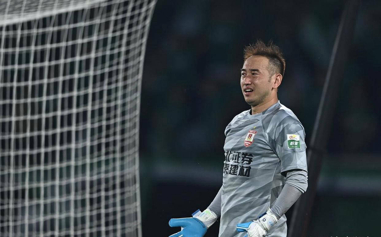 包含北京中赫国安实力逐渐崛起，连续场比赛保持不败的词条