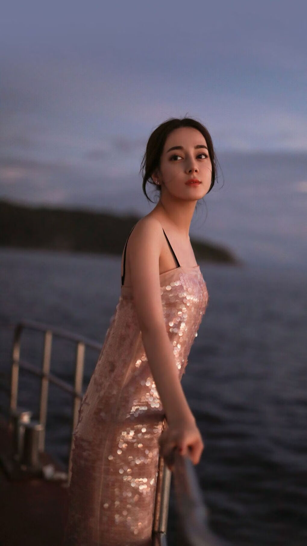 终场哨响前的独舞,爱德华兹如何用一记绝杀重新定义骑士与新疆的剧本