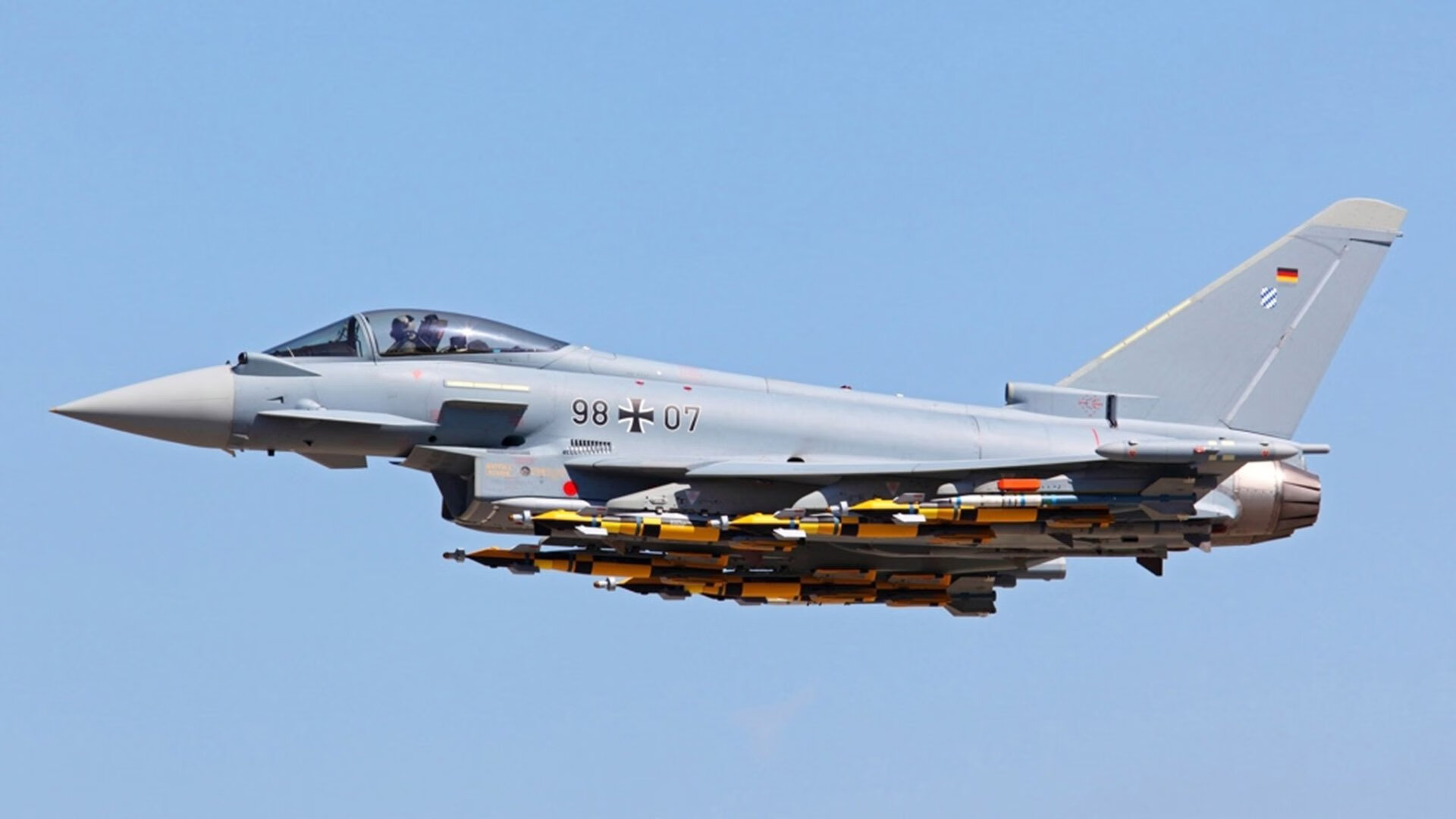 钥匙在谁手中,从北欧冷锋到诺坎普阳光,足球胜利的永恒传递